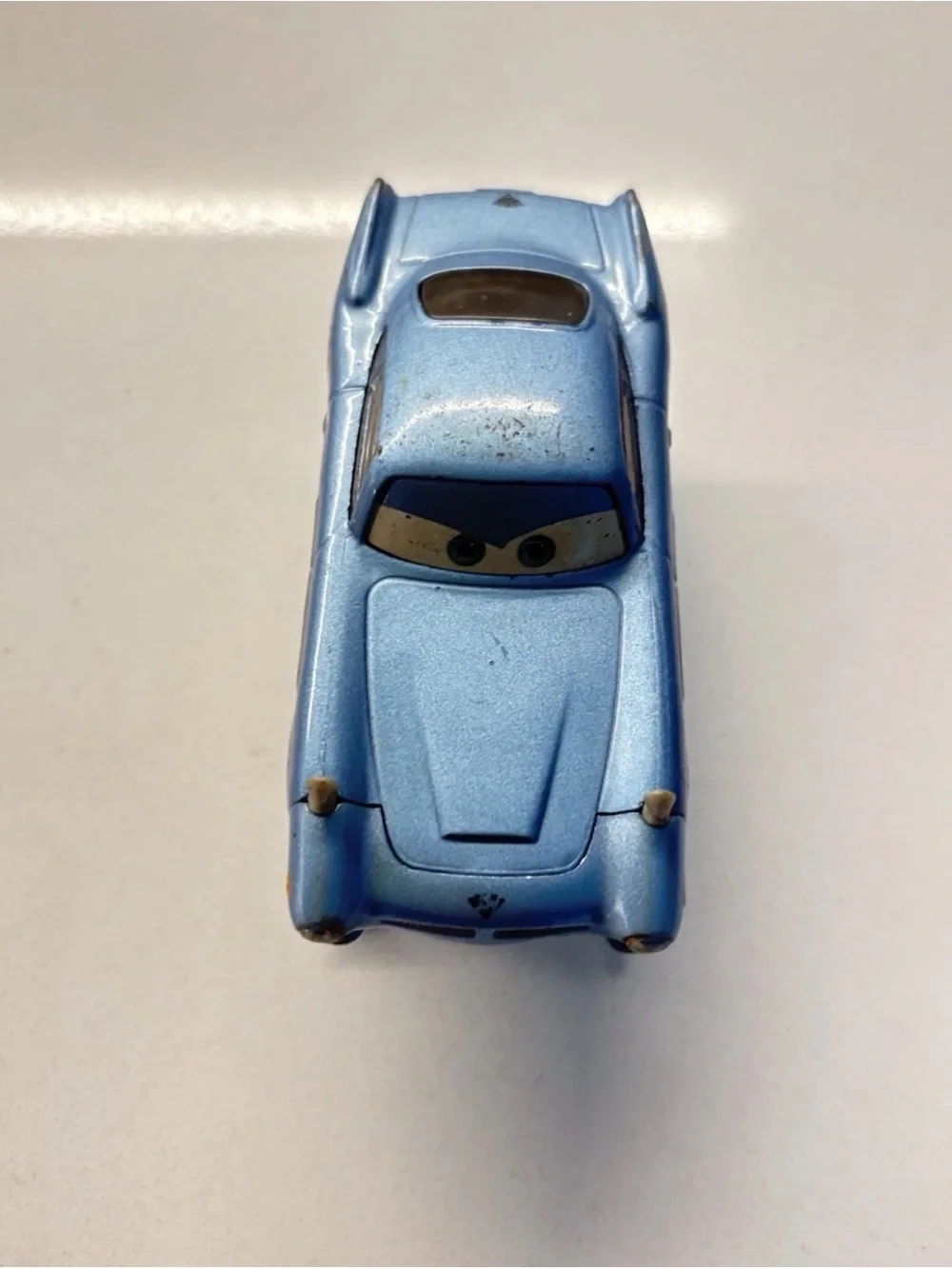 Disney Pixar Cars 2 Deluxe - Hydrofoil Finn McMissile  Diecast by Mattel
